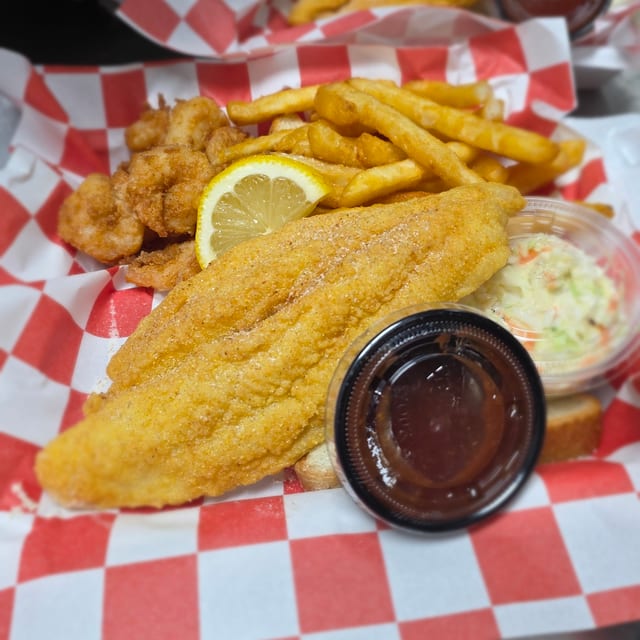 C5：Catfish (1 Pcs) & Shrimp (10 Pcs).