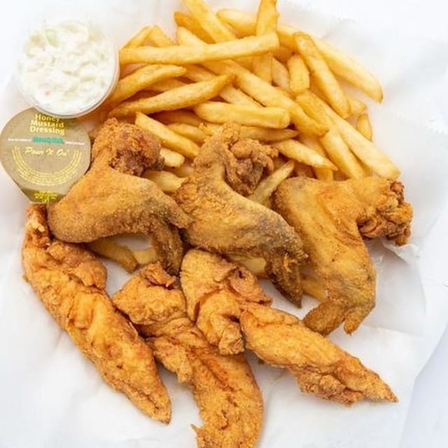 C4 ：Chicken Tender (3 Pcs) & Whole Wing (3 Pcs).