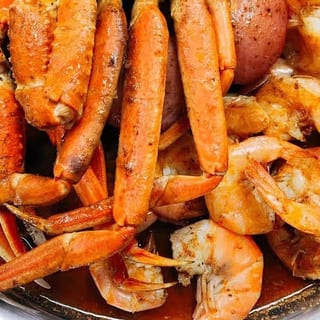 Snow Crab Legs & Shrimp (No Head)