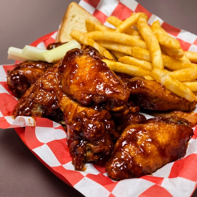 Cut Flavored Wings Combo.